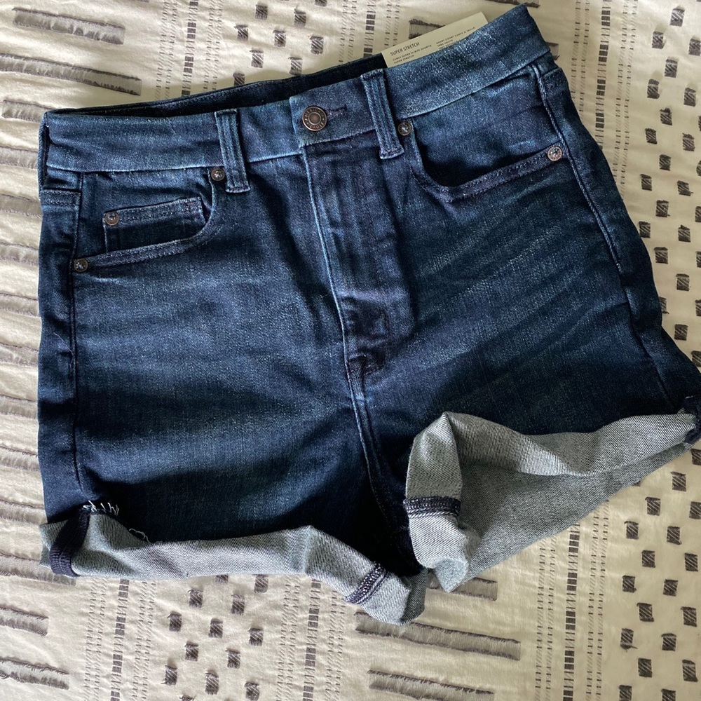 AE Women’s shorts 🙂